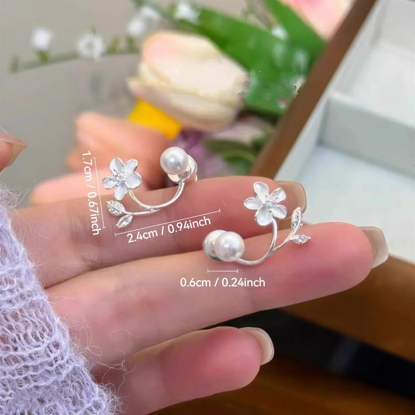 🎀Ethereal Blossom Øredobber: Øredobber i sterlingsølv med blomster og perler for kvinner