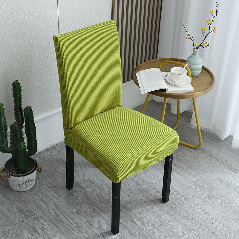 Housses de chaise élégantes : donnez un coup de jeune à vos vieilles chaises !