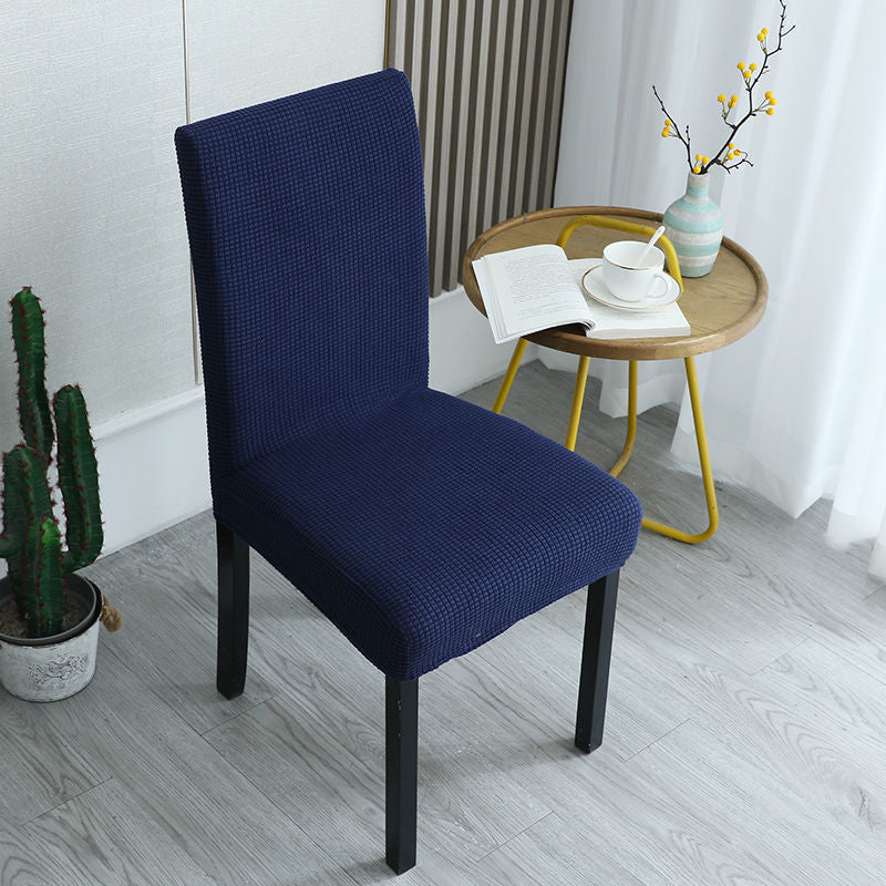 Housses de chaise élégantes : donnez un coup de jeune à vos vieilles chaises !